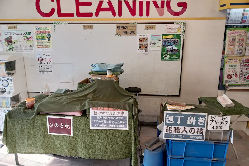 【西鉄ストア七隈店】駐車場側出入口店内 販促プロモーションや物販に最適なスーパー店内催事イベントスペース