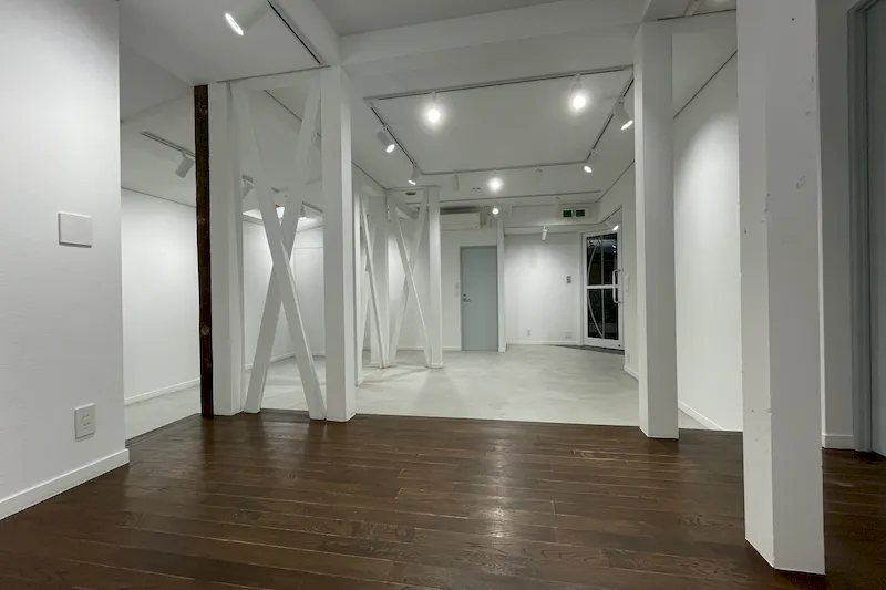 展示エリアは約40㎡で、ゆったりとした展示が可能です