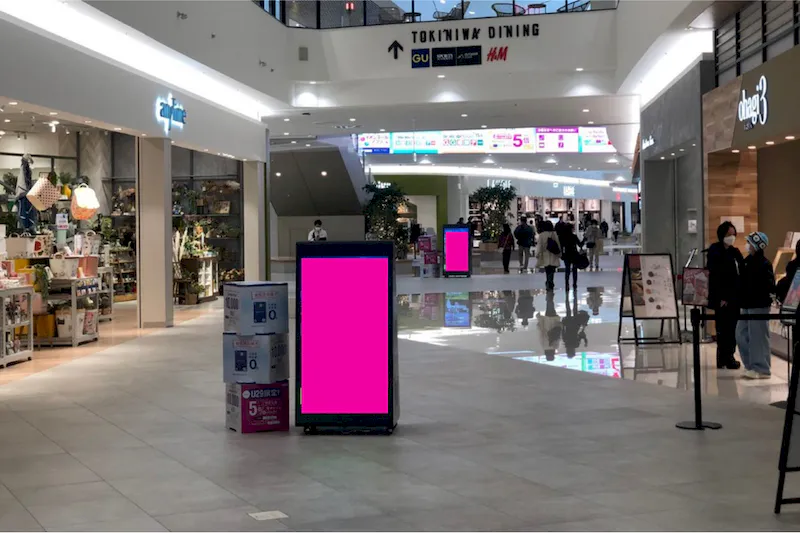 【イオンモール土岐】モール内広告 モールストリートビジョン