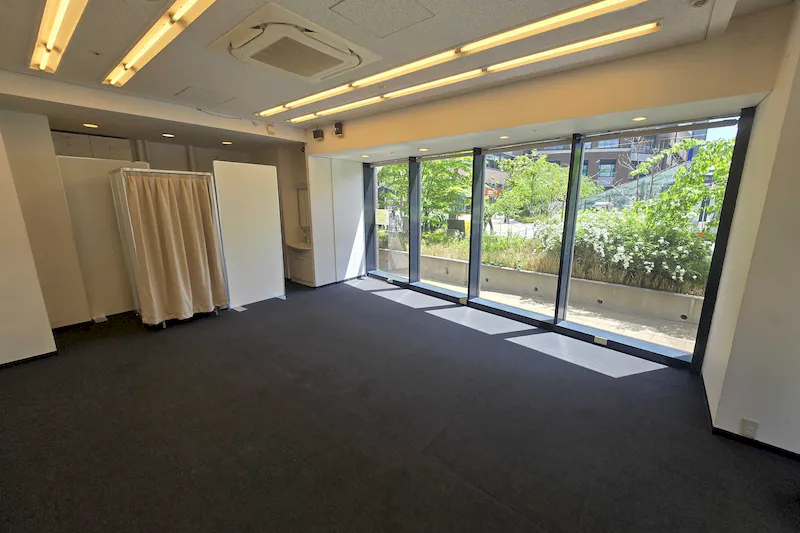 【中目黒駅1分】ポップアップストアや販促プロモーションに最適な好立地で視認性抜群の路面に面したレンタルスペース★６日以上がお得！※利用日数により利用料が変わります。