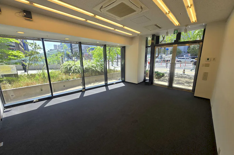 【中目黒駅1分】ポップアップストアや販促プロモーションに最適な好立地で視認性抜群の路面に面したレンタルスペース★６日以上がお得！※利用日数により利用料が変わります。