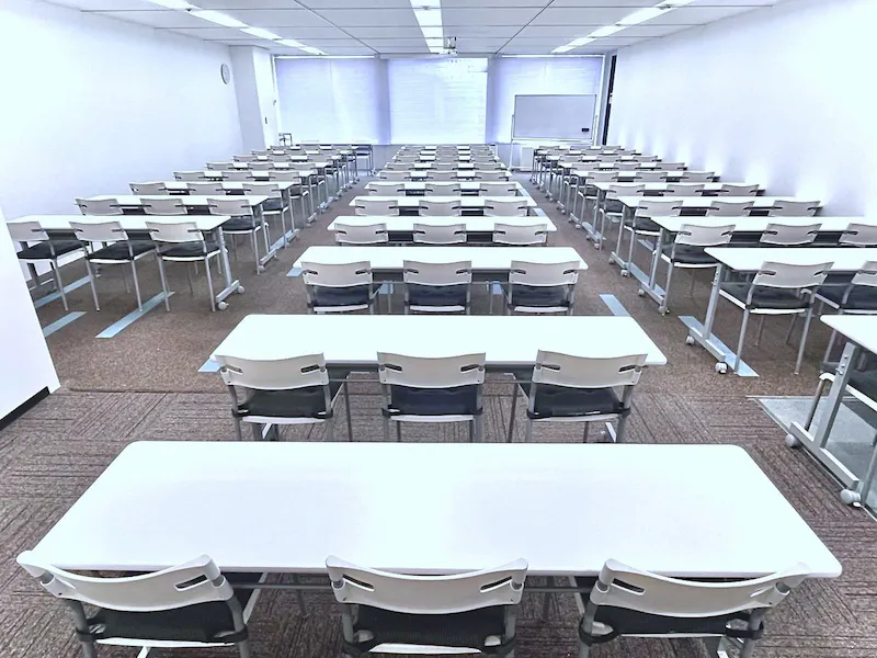 【大阪梅田駅直結/徒歩1分】会議・研修・試験会場・セミナーなどに適した90名程度収容可能なレンタルスペースの画像3