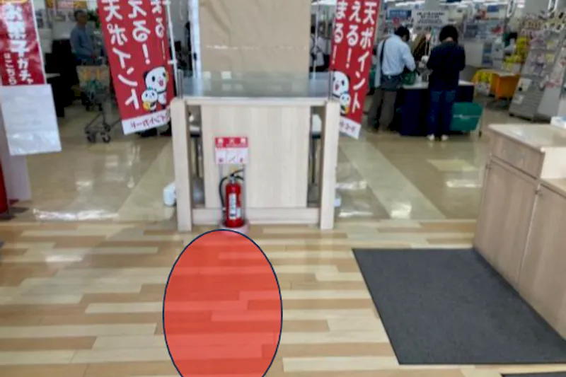 【ベイシア 千葉ニュータウン店】サービスカウンター横スペース　販促プロモーションに最適なスーパー店内催事イベントスペース