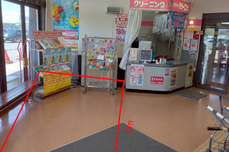 【マックスバリュ西馬音内店】風除室② 販促プロモーションや物販に最適なスーパー店内催事イベントスペースの画像