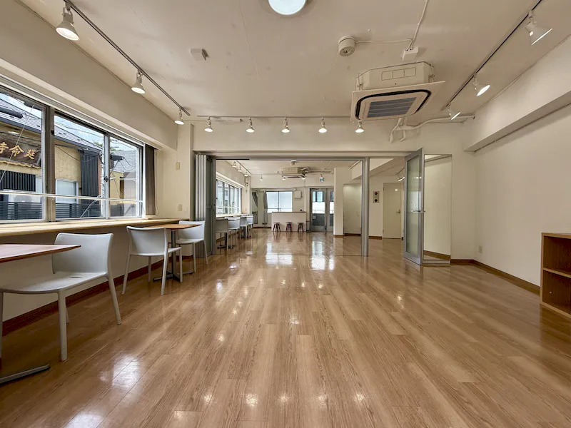 【原宿駅（明治神宮前駅）5分】スペース4（綺麗なフローリングの床です）
