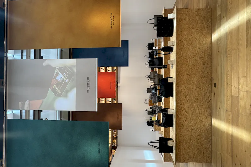 【GINZA ATRIUM｜銀座駅4分】高さ6mの書棚に囲まれた文化発信型イベントスペース