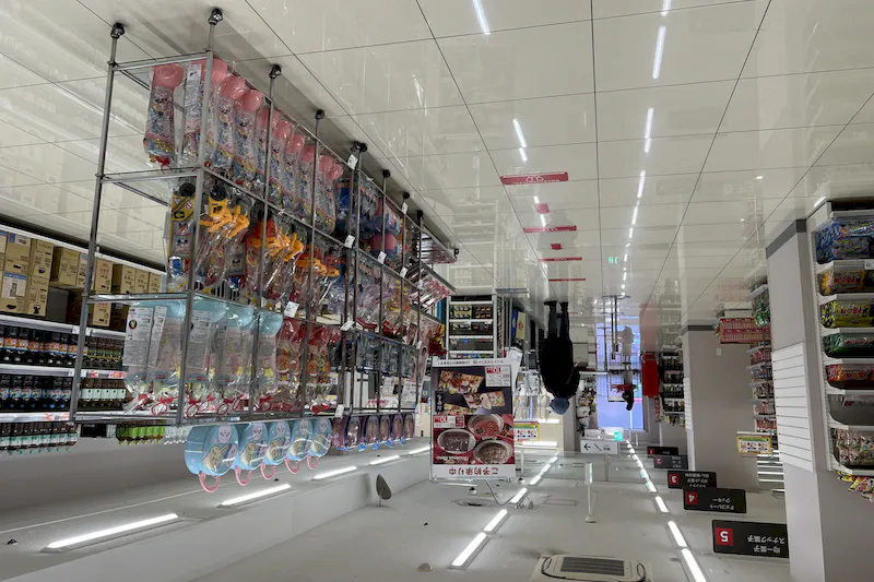 【西友　小平店】2Fレジ横　プロモーション用途や物販、食物販のポップアップストアに最適なスーパー店内催事イベントスペース