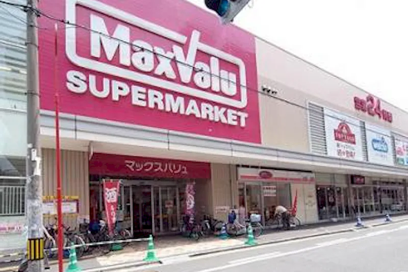 【イオンタウン小阪】セールスプロモーションやポップアップストアに適した施設1階のエスカレーター横の通行量の多いイベントスペース