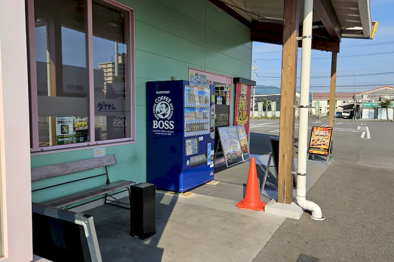 【ダイナム香川高松郷東店ゆったり館｜割引キャンペーン実施中】キッチンカーやプロモーションに最適なアミューズメント施設のイベントスペース