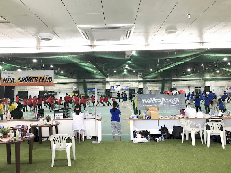 社内運動会の風景（綱引き）