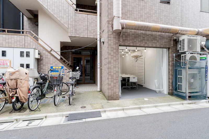 【都営新宿線大島駅3分】エアコン有りで夏も冬も快適、サンロード中の橋商店街入口すぐの好立地、ポップアップストアや販売促進イベントに最適な特典付きイベントスペース