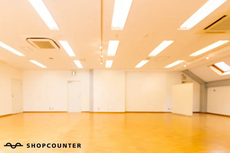 【明治神宮前（原宿）駅1分】展示会、セミナーに適した窓から緑を見渡せるイベントスペース（B）