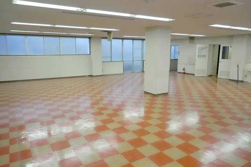 【飯田橋駅2分】撮影やイベントに最適な学校跡地のレンタルスペース（食堂1F）