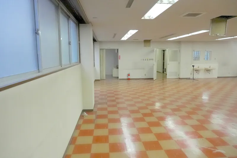 【飯田橋駅2分】撮影やイベントに最適な学校跡地のレンタルスペース（食堂1F）