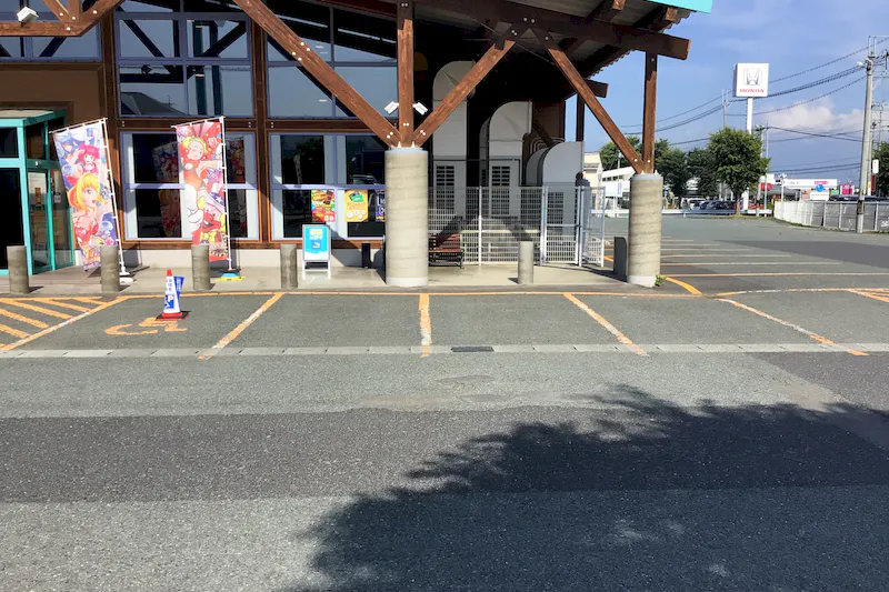 【ダイナム東根店｜割引キャンペーン実施中】キッチンカーの開催に最適なアミューズメント施設のイベントスペース