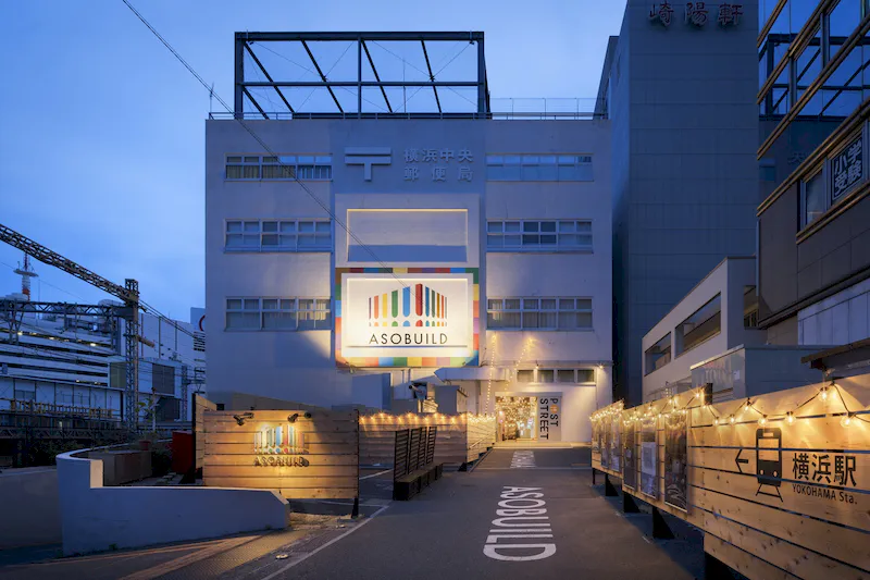 【アソビル：ASOBUILD】アパレルの大規模展示販売会やファッションショー等のイベント実施に最適な駅チカ商業施設2階にある大型イベントスぺース（Room1)