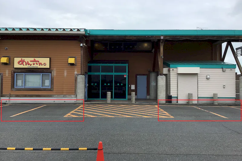 【ダイナム宮城加美店｜割引キャンペーン実施中】キッチンカーやプロモーションに最適なアミューズメント施設のイベントスペース(店舗駐車場（付属棟側））