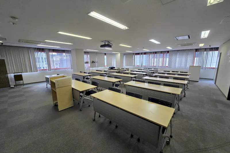 【新富町3分】展示会や会議に最適な駅チカで100㎡以上あるレンタルスペース