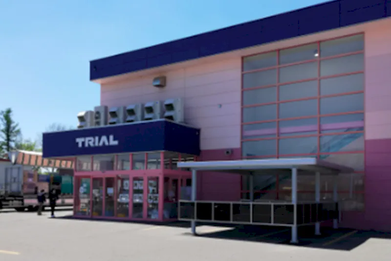【スーパーセンタートライアル帯広東店】【店舗出入口】キッチンカー（調理営業）出店限定/屋外スペースA　※焼鳥等煙商材NG