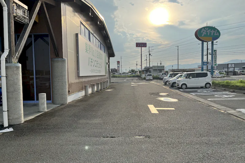 【ダイナム徳島鴨島店ゆったり館｜割引キャンペーン実施中】キッチンカーやプロモーションに最適なアミューズメント施設のイベントスペース