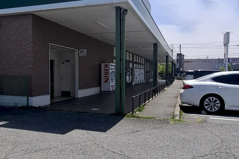 【A-プライス加古川別府店】キッチンカーや食物販出店に適したスーパーの軒下スペース