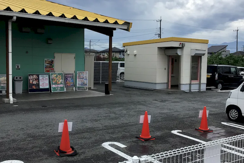 【ダイナム山梨笛吹店ゆったり館｜割引キャンペーン実施中】キッチンカー出店やプロモーションイベントに最適なアミューズメント施設の駐車場スペース