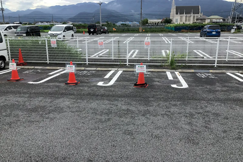【ダイナム山梨笛吹店ゆったり館｜割引キャンペーン実施中】キッチンカー出店やプロモーションイベントに最適なアミューズメント施設の駐車場スペース
