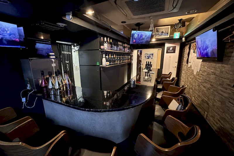 【新橋駅1分】駅チカで飲食店を活用した音楽や演劇も行えるレンタルスペース