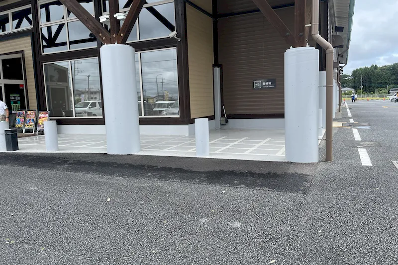 【ダイナム茨城常陸大宮店｜割引キャンペーン実施中】プロモーションイベントに最適なアミューズメント施設のイベントスペース（入口横）