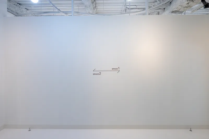 【心斎橋駅5分｜本町駅5分】招待制のファッション系展示販売会やアート系展示会に最適な白を基調とした清潔感のあるレンタルスペース