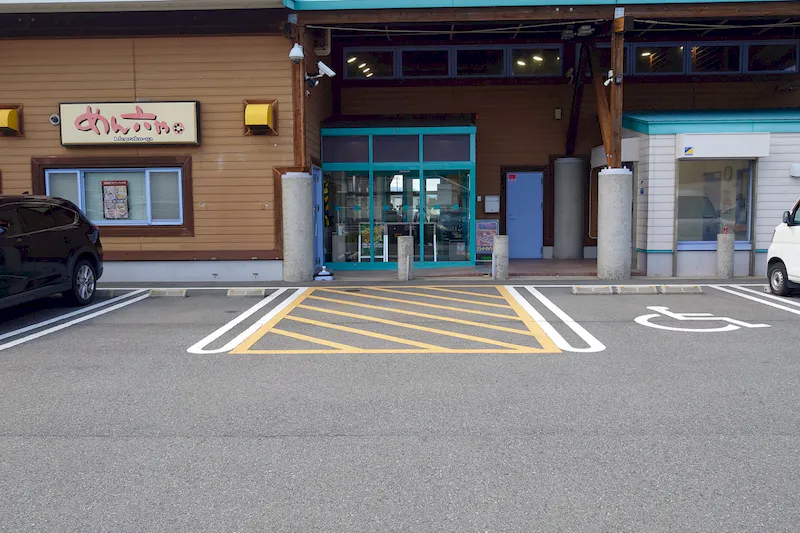 【ダイナム山口防府店｜割引キャンペーン実施中】キッチンカーや各種プロモーションに最適なアミューズメント施設のイベントスペース