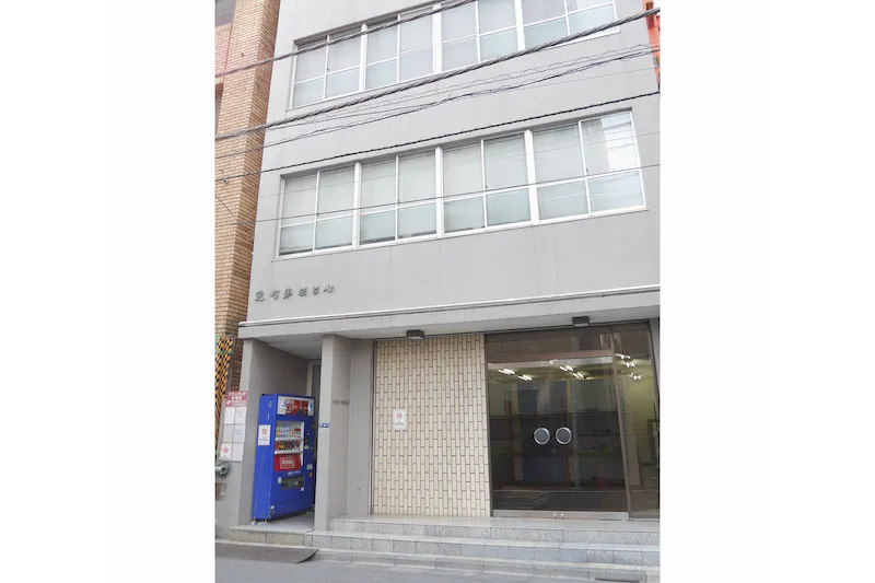 【茅場町駅0分】駅チカでレイアウト自由な2階貸会議室(大)