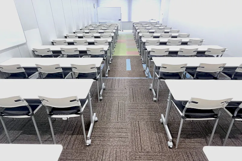 【大阪梅田駅直結/徒歩1分】会議・研修・試験会場・セミナーなどに適した57名程度収容可能なレンタルスペースの画像