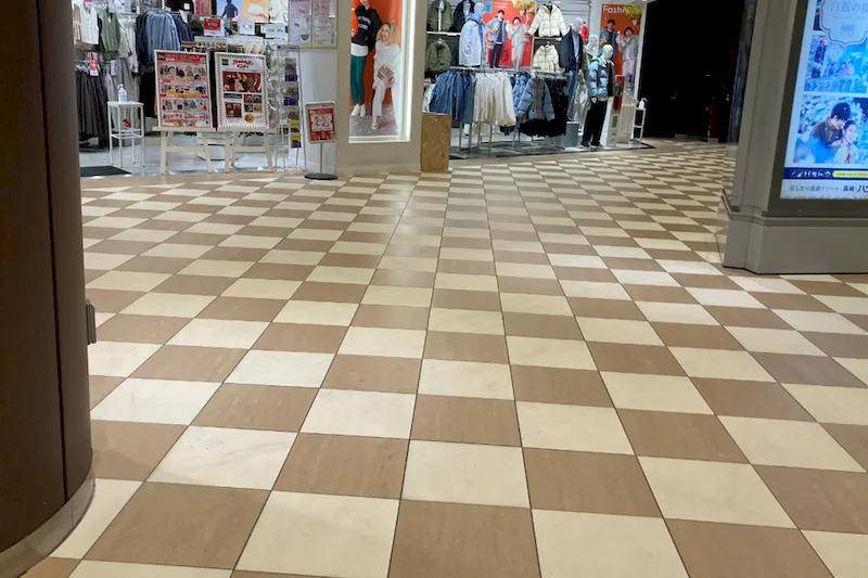 【ララガーデン川口】1階 中央②