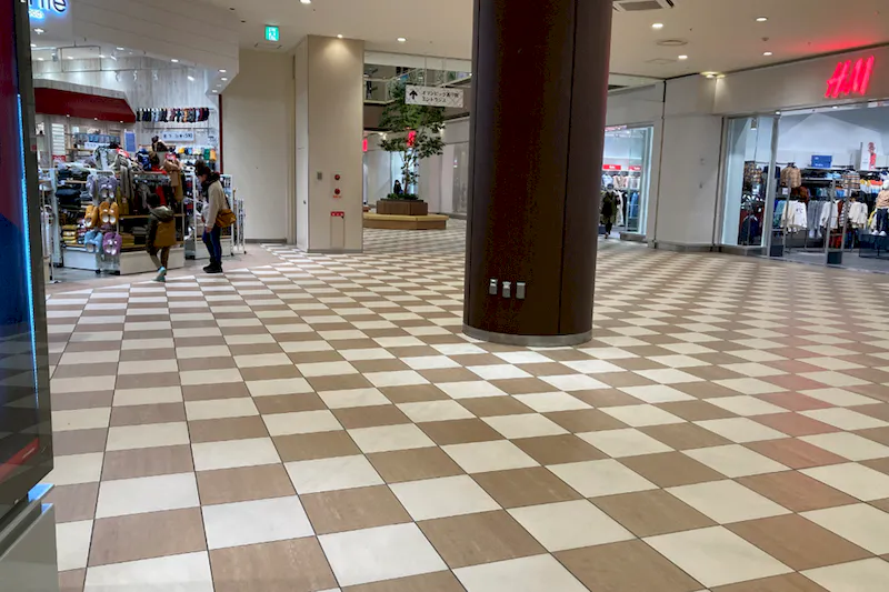 【ララガーデン川口】1階 中央②