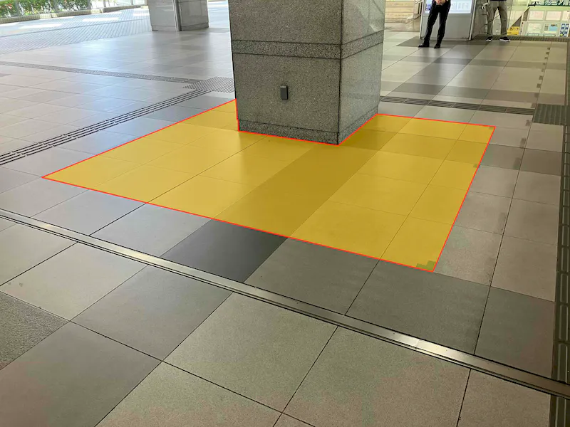 【八千代緑が丘駅】プロモーションや食物販に最適な人流の多い改札前スペース②（きっぷ売り場前・改札外）の画像2