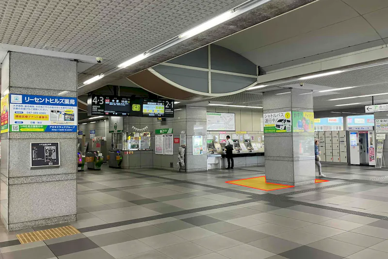 【八千代緑が丘駅】プロモーションや食物販に最適な人流の多い改札前スペース②（きっぷ売り場前・改札外）