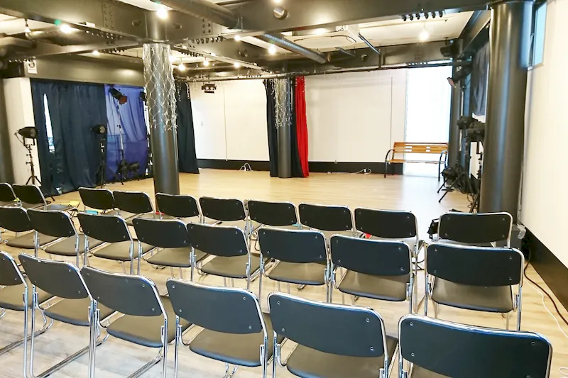 【明治神宮前(原宿)駅1分】ラフォーレ原宿裏通りの好立地！展示会、ポップアップ、チェキ会、控室などに最適です。