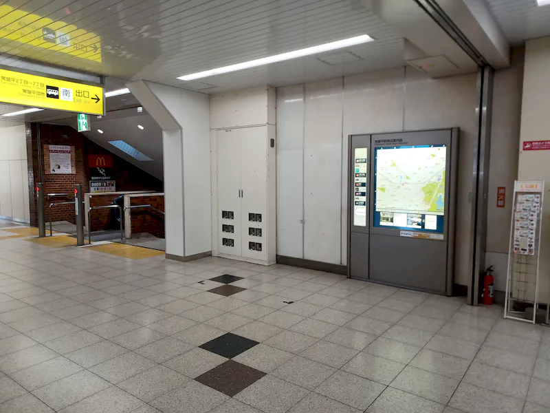 【常盤平駅】（改札外）食物販やポップアップストアに最適な人の流動が多い改札前コンコースの画像3