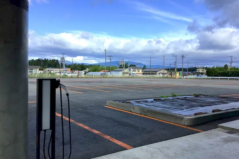 【ダイナム十和田店ゆったり館｜割引キャンペーン実施中】キッチンカーに最適なアミューズメント施設のイベントスペース（駐車場）