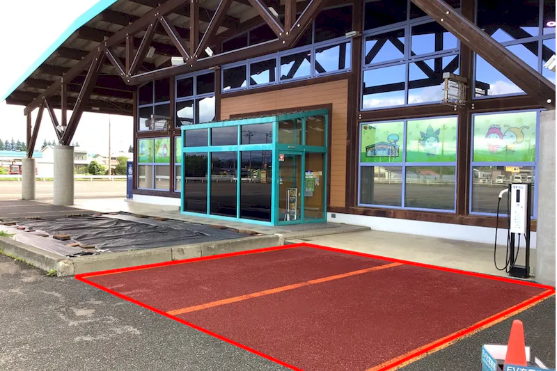 【ダイナム十和田店ゆったり館｜割引キャンペーン実施中】キッチンカーに最適なアミューズメント施設のイベントスペース（駐車場）