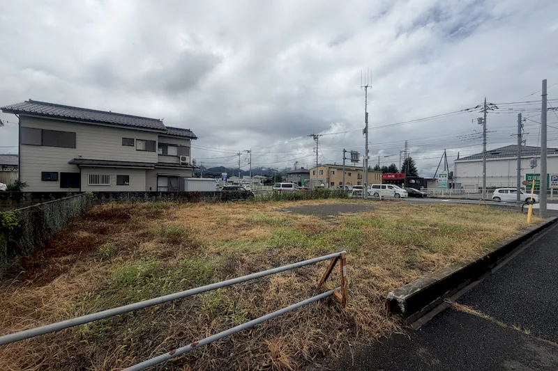 【高崎市吉井町】国道254号沿い交差点角地の300㎡屋外イベントスペース