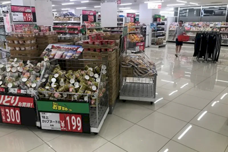 【西友　都賀店】2Fエスカレーター前　プロモーション用途や物販、食物販のポップアップストアに最適なスーパー店内催事イベントスペース