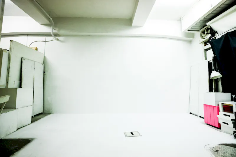 【新宿駅７分】写真映像撮影、ファン交流会、セルフ写真館、展示会に適した本格白ホリスタジオ