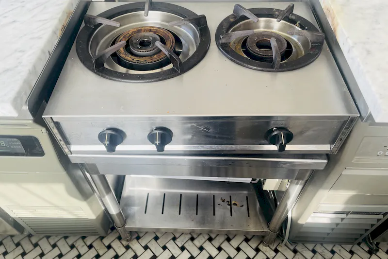 【国立競技場駅9分】展示会や撮影に適した白を基調とした自然光が入るスタジオ