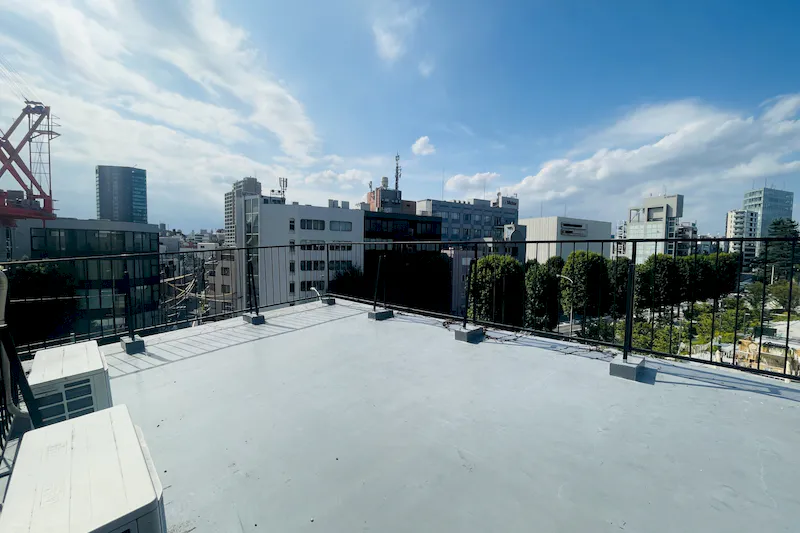 【国立競技場駅9分】展示会や撮影に適した白を基調とした自然光が入るスタジオ