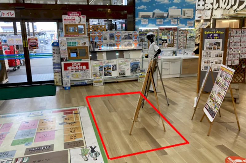 【ダイシン柳生店】入口横レジ付近　プロモーションや物販に最適なホームセンター内階段前の催事イベントスペース