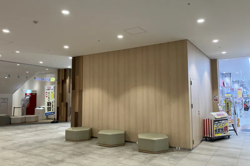 【SOCOLA所沢】1階エスカレーター下 物販、食物販のポップアップストアや販促プロモーションに最適な催事イベントスペース