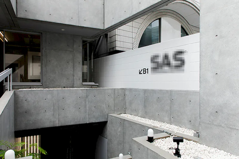 【原宿駅5分】展示会・ポップアップストア・インスタレーションに最適！シルバー基調が特徴的なイベントスペース