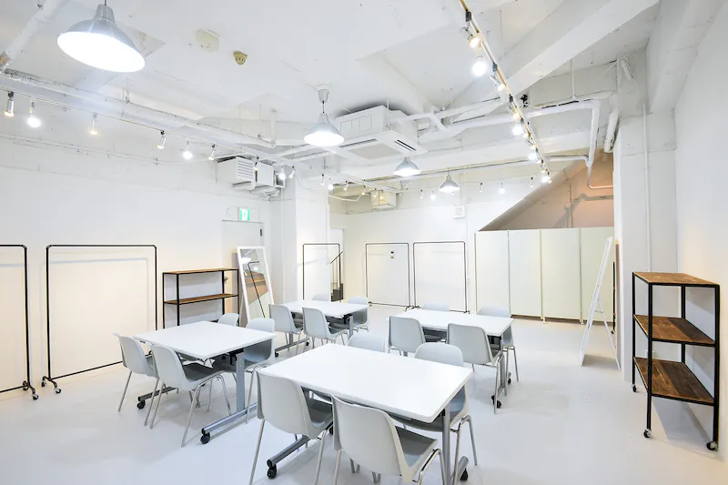 【心斎橋駅5分】展示会に適した天井が高く開放感のある空間のイベントスペース B1F SPACE B